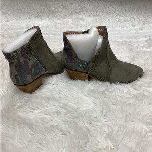 Corky’s Green Camo Boots Size 10